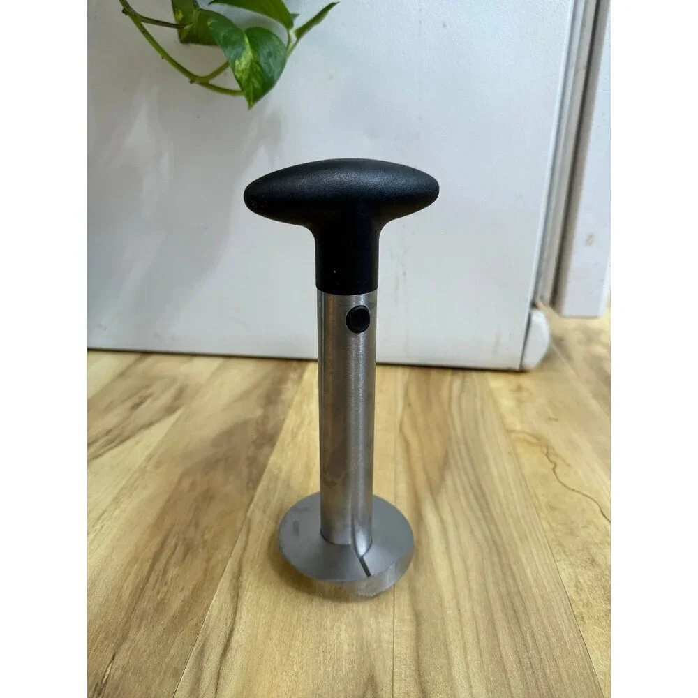 Pineapple corer